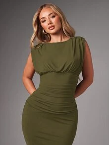 MISSGUIDED Ruched Bodycon Maxi Dress With Boat Neckline And Sleeveless Design - Figure Hugging Stretchy Party Evening Dress - Khaki - View 2