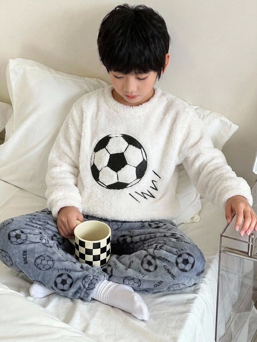 SHEIN 2件組兒童小男孩休閒日常百搭舒適足球印花圓領套頭長袖睡衣上衣與長褲針織居家服套裝 - 彩色 - 查看 1