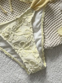 SHEIN Swim 女款泳衣套裝，島嶼海灘度假風，荷葉邊雙肩帶，紋理面料，淡黃色女款泳衣 - 淡黃色 - 查看 3