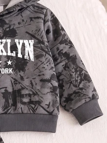 小男孩紮染 BROOKLYN 字母圖案套頭連帽衛衣與運動長褲 2 件套裝 - 彩色 - 查看 5