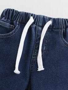 SHEIN Vintaside Kids 男童牛仔長褲，秋冬款，柔軟棉質，休閒時尚百搭，極簡風，全鬆緊腰頭，可調節抽繩，磨毛面料，柔軟舒適，修身彈性，深藍水洗牛仔長褲，適合日常穿著與度假 - 深色水洗藍 - 查看 5