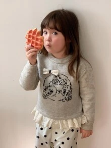 DAZY Áo len bé gái cổ tròn họa tiết hoạt hình tay dài viền bèo mùa thu - Màu be - Xem 3