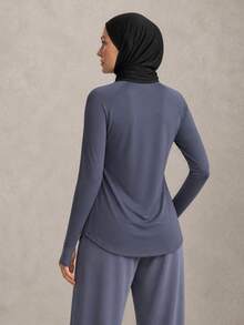 Activina Kaos Olahraga Kasual Lengan Panjang Sederhana untuk Wanita (Yoga) - Navy Blue - View 4