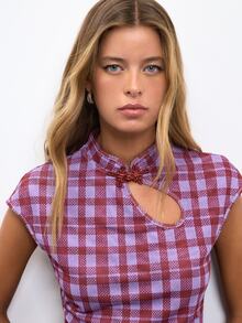 Nöista Womenswear Cute Tshirt Top With Mao Neck And Cut Out Detail On Front Closed With Contrast Oriental Button And Checks Fabric, Perfect For Fall Winter. - Purple - View 5