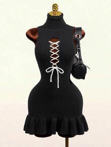 Mistrie Gaun Mini Bodycon Rajut Bergaris Tanpa Lengan Leher Tinggi dengan Detail Renda Hitam Putih Kontras, Bagian Dada Berlubang, dan Hem Berumbai, Cocok untuk Halloween, Klub, dan Musim Panas. - Hitam - View 2