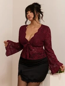 CovetEZ 秋冬款女款大碼休閒上衣 V領蕾絲撞色 喇叭袖 萬聖節酒紅色 荷葉邊下擺 - 酒紅色 - 查看 3