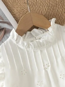 SHEIN Elladie kids 2件組女童夏季新款小圓領露背水滴藍蝴蝶結仿刺繡印花布料荷葉袖前綴蝴蝶結裝飾上衣休閒直筒短褲簡約復古時尚套裝 - 軍綠色 - 查看 6