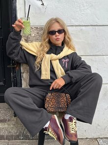 SHEIN 2件組 青少年女孩休閒可愛運動時尚街頭風 POLO 拉鍊半高領運動衫＋寬腿褲套裝 校園生日穿搭 灰色 秋冬 - 灰色 - 查看 3
