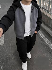 SHEIN 兒童青少年男孩休閒韓系寬鬆運動戶外開襟拼色連帽長袖衛衣外套與慢跑褲兩件套，適合秋冬休閒運動風 - 深灰色 - 查看 7