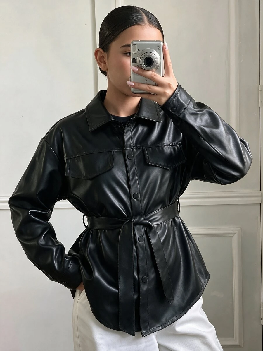 SHEIN جاكيت شيرت للبنات المراهقات من جلد صناعي أسود بحزام وأزرار وأكمام طويلة معطف عصري