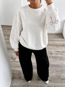 Aloruh 秋冬季女士超大白色蝴蝶结刺绣浪漫温暖内衬运动衫 - 白色 - 查看 6