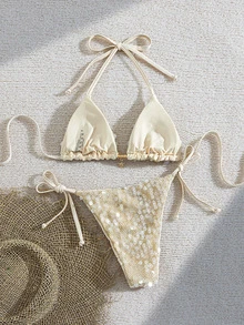 SHEIN Swim 新款女士优雅复古Y2K可爱波西米亚风甜美学院风红粉条纹三角比基尼套装，饰以奢华蕾丝花边和撞色白色包边，尽显海滩度假风情，性感少女粉红酒红色横条纹印花，吊带系带上衣，三角比基尼上衣，丁字裤比基尼下装，可调节肩带，光滑弹力速干面料，适合夏季海滩度假、泳池派对、音乐节、热带之旅、海岛风情/度假风、婚礼假期等场合。 - 米色 - 查看 6