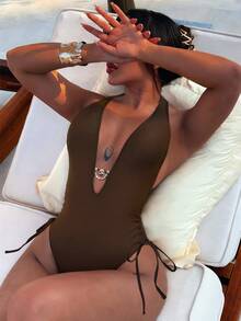 SHEIN Swim 纯色深V领系带前褶饰金属装饰休闲沙滩连体泳衣 - 棕色 - 查看 3