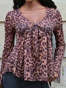 Mima John Women's Fitted Deep V-Neck Flare Sleeve Leopard Print Knitted Mesh Vacation Top,Beige,Summer,Seksi Chic,Party Night,Elegant Style,Siren Office - Multicolor - View 7