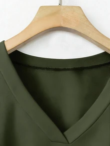 EMERY ROSE Plus Size Women Heart Print V-Neck Short Sleeve T-Shirt, Casual & Minimalist, Suitable For Summer - Army Green - View 5