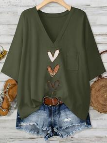EMERY ROSE Plus Size Women Heart Print V-Neck Short Sleeve T-Shirt, Casual & Minimalist, Suitable For Summer - Army Green - View 1