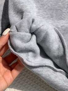 SHEIN 小男孩秋冬抓絨內裡加厚半高領衛衣，搭配藍色牛仔褲，適合假期出遊 - 彩色 - 查看 8