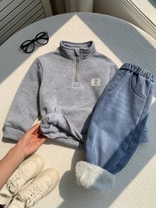 SHEIN 小男孩秋冬抓絨內裡加厚半高領衛衣，搭配藍色牛仔褲，適合假期出遊 - 彩色 - 查看 3