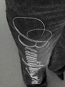 Jeanoix Celana Jeans Denim Washed dengan Bordir Inggris dan Pinggang Asimetris Gaya Y2K untuk Wanita - Dark Grey - View 4