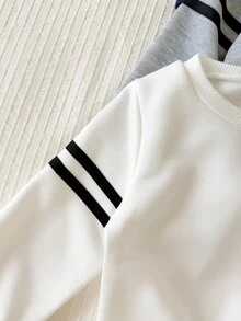 SHEIN 6件組幼兒男孩運動衫長褲套裝 學院風 海軍藍 灰色 白色條紋刺繡Logo 長袖圓領 返校季 秋冬萬聖節聖誕節 - 黑與白 - 查看 5