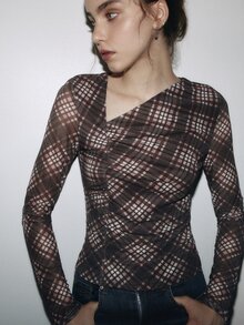 Nöista Womenswear Printed Top With Checks Fabrics In Tonal Autumn Colors, With Neck Gathering Detail, Perfect Top For Layering And Fall Winter Looks. - Coffee Brown - View 8