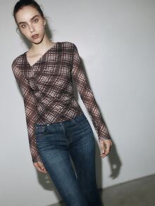 Nöista Womenswear Printed Top With Checks Fabrics In Tonal Autumn Colors, With Neck Gathering Detail, Perfect Top For Layering And Fall Winter Looks. - Coffee Brown - View 2