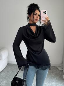 Selianne Blus Wanita Musim Gugur/Dingin 2026 dengan Kerah Model Cowl dan Patchwork Renda yang Mengencangkan Pinggang - Hitam - View 6
