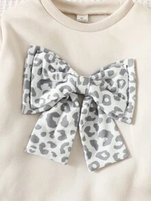 SHEIN Elladie kids 女童 4-7 歲豹紋蝴蝶結抓絨衛衣與內搭褲 2 件套，舒適米色套頭衫搭配黑色長褲套裝，適合秋冬校園日常與生日穿著 - 白色 - 查看 8
