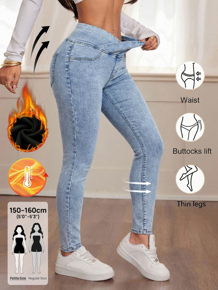 SHEIN PETITE 女款不對稱腰線休閒百搭日常牛仔褲 冬季優雅 Y2K 可愛萬用 哈囉威印花 新年聖誕毛絨抓絨 PETITE 版