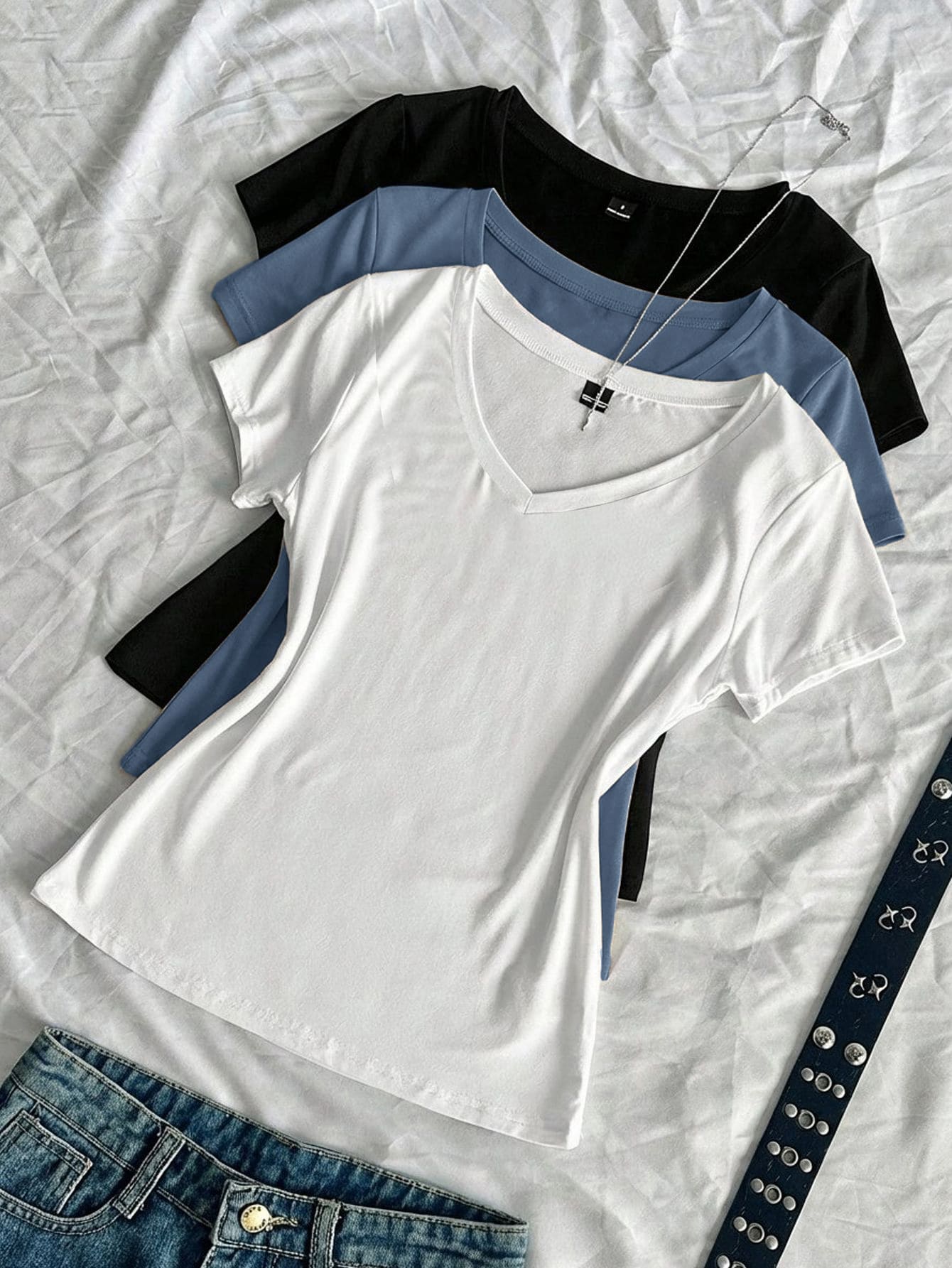 SHEIN EZwear 三件組女款夏季V領修身T恤套裝,龐克次文化動漫純色基礎V領短袖修身T恤 - 彩色 - 查看 1