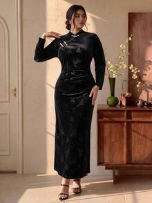 EastFlair Gaun Lengan Panjang Jacquard Kancing Katak Elegan Ukuran Plus untuk Musim Gugur - Hitam - View 4