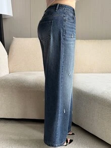 Dazy Plus 復古丹寧修身通勤女款休閒風水洗鉚釘裝飾修身直筒大尺碼牛仔褲，適合春秋穿著 - 中等水洗藍 - 查看 6