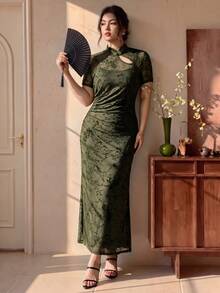 EastFlair Plus Size Women's Flocked Mesh Short Sleeve Button Design Fitted Elegant Dress - Green - View 2