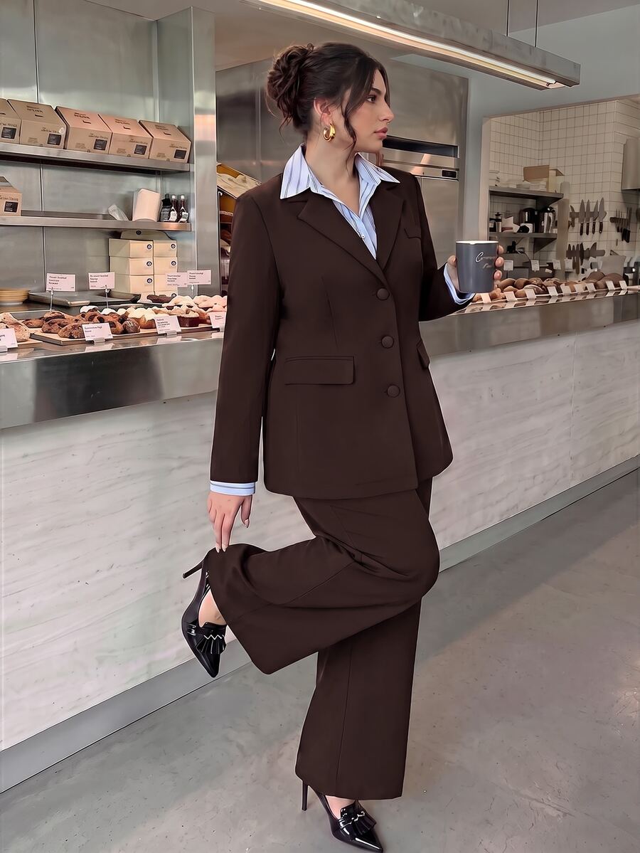 SHEIN BAE CURVE طقم جاكيت وبنطلون باللون العنابي للنساء مقاس كبير - قهوة بني - مشاهدة 1