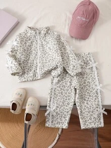 SHEIN Souflis طقم ملابس للرضيعات بتصميم عصري، جاكيت كارديجان بسحاب وياقة فيونكة وطبعة نمر بألوان فاتحة مع بنطال طويل مزين بفيونكة، إطلالة خريفية للعودة إلى المدرسة - متعدد الألوان - مشاهدة 6