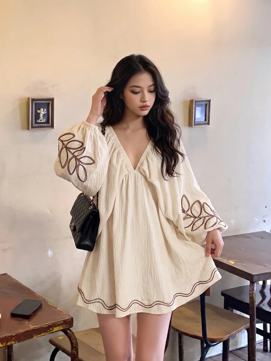 Travachic 刺繡對比色女款洋裝 米色 波西米亞熱帶風 花卉休閒鄉村風 海灘度假 秋季