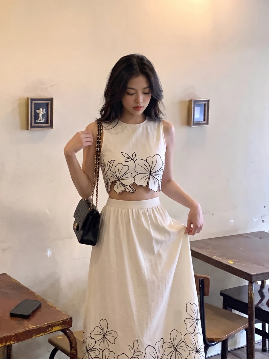 Travachic Set 2 Potong Atasan Tank Pendek Bordir dan Rok Midi Kasual untuk Wanita - Aprikot - View 1