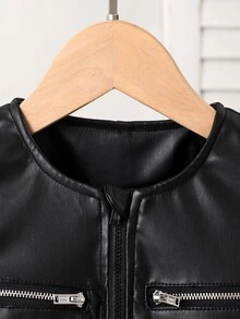SHEIN 女童甜酷泡泡袖短版皮夾克，黑色經典圓領設計，俐落簡約前開襟黑色拉鍊方便穿脫，胸前金屬拉鍊裝飾增添時尚感，3D長泡泡袖優化頭肩比例，適合女童日常穿著、上學、出遊、度假、派對、節日，秋冬返校季適用 - 黑色 - 查看 5