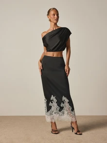 AiiRZ Rok Pensil Satin Maxi dengan Hiasan Renda Bunga di Kelim, Pinggang Tinggi, Siluet Pas Badan untuk Acara Malam, Pesta dan Liburan - Hitam dan Putih - View 4