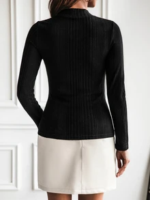 SHEIN Camiseta con cuello simulado y detalle de botones - Negro - Ver 2