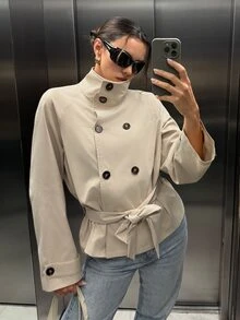 Firerie 優雅時尚純色雙排扣無口袋收腰下擺長袖立領女款風衣 - 杏色 - 查看 3