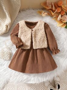 SHEIN Vintaside Kids 2件組女嬰復古可愛優雅抓絨背心外套燈芯絨泡泡袖洋裝套裝，棕色條紋秋季家庭親子穿搭，加厚保暖拍照用 - 棕色 - 查看 10