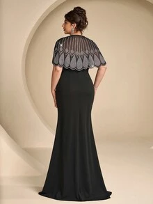 Coutiva Gaun Malam Formal Elegan Wanita Ukuran Plus dengan Motif Patchwork, Jala, Rhinestone, Leher Persegi, dan Hem Model Duyung (Gaya dengan Hiasan Mewah) - Hitam - View 9