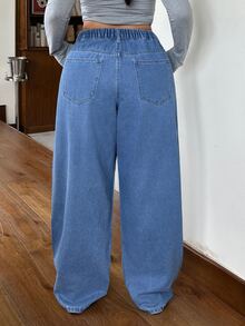 Rivivi Jeans Kaki Lurus Fashion Street dengan Hiasan Batu Permata Bentuk Hati dan Efek Wash - Medium Wash - View 2