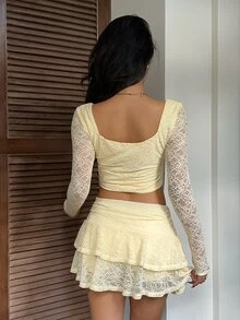 CovetEZ Set Atasan dan Rok Mini Patchwork Renda Seksi Romantis untuk Wanita, Cocok untuk Liburan, Kencan, Malam Hari, Warna Kuning Muda, dan Musim Gugur. - Kuning - View 3