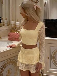 CovetEZ Set Atasan dan Rok Mini Patchwork Renda Seksi Romantis untuk Wanita, Cocok untuk Liburan, Kencan, Malam Hari, Warna Kuning Muda, dan Musim Gugur. - Kuning - View 7