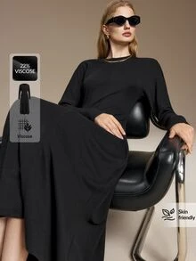 Ontre Gaun Panjang Leher Bulat Polos - Hitam - View 2