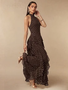 Silquee Gaun sifon cokelat elegan dengan leher halter, motif polkadot, dan detail ruffles - sempurna untuk jalan-jalan, pesta makan malam, perayaan ulang tahun. - Burgundy - View 4