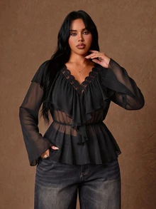 Rustia Blus Wanita Ukuran Besar Warna Polos dengan Tekstur Berkerut, Kerah Berumbai Dua Lapis, Hem Renda, Lengan Panjang Elegan, Cocok untuk Halloween, Kencan Malam, dan Musim Panas. - Hitam - View 4