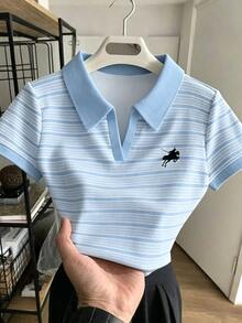 Rovax 女士短款 Polo 衫，条纹骑马印花，撞色领 - 彩色 - 查看 4